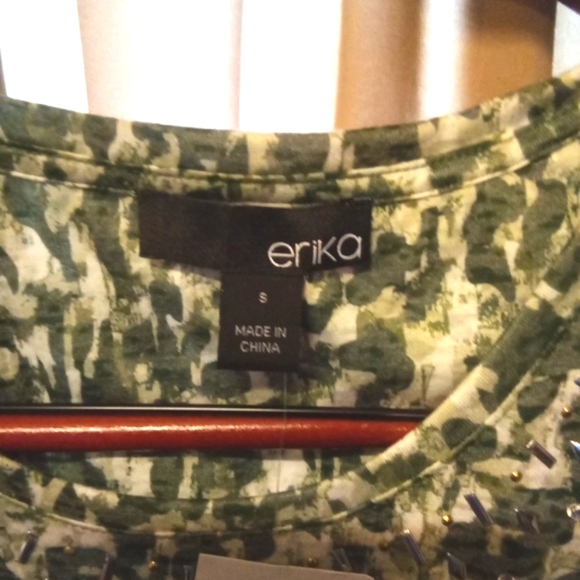 🌲Erika artichoke groovy leopard t-shirt print with three quarter inch sleeves - Picture 3 of 7